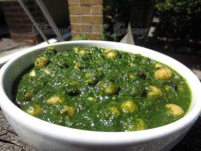 Chickpeas in Spinach Gravy 1